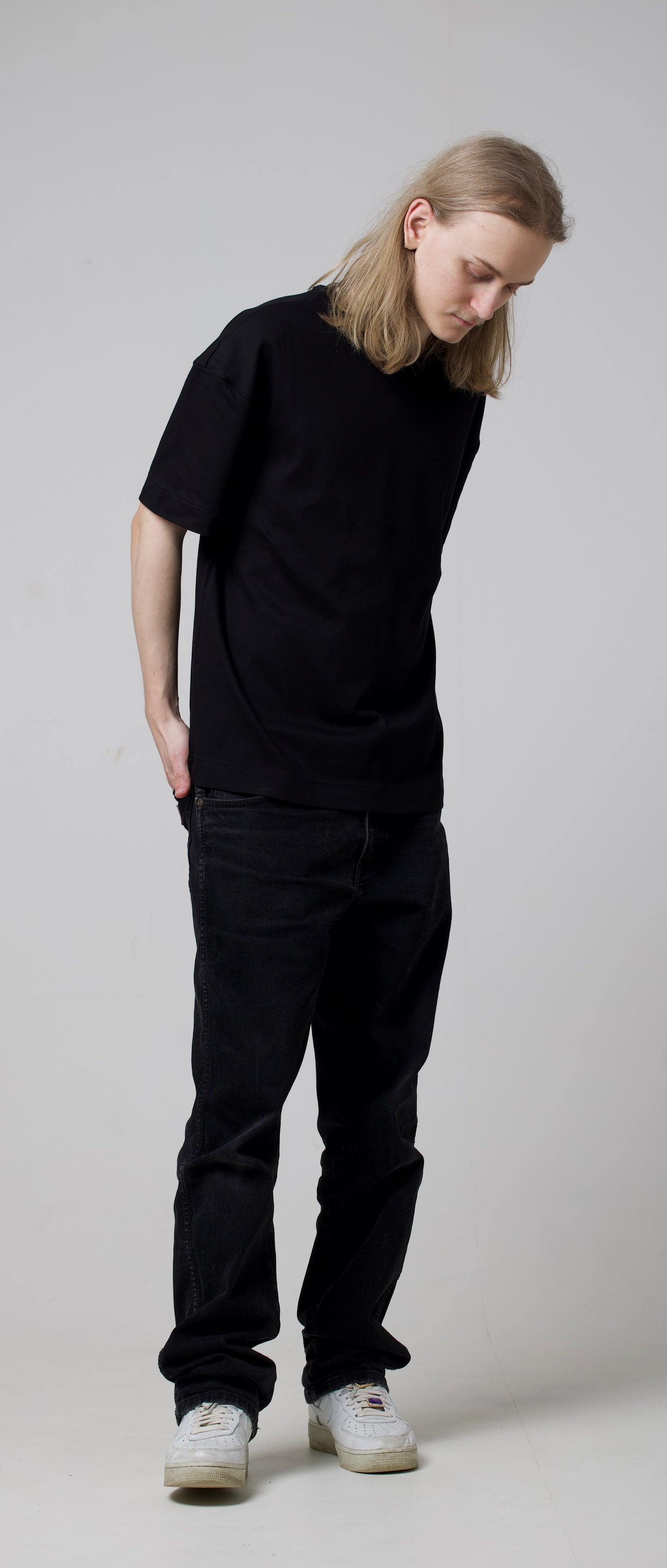 BLACK OVERSIZED T-SHIRT
