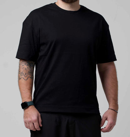 BLACK OVERSIZED T-SHIRT